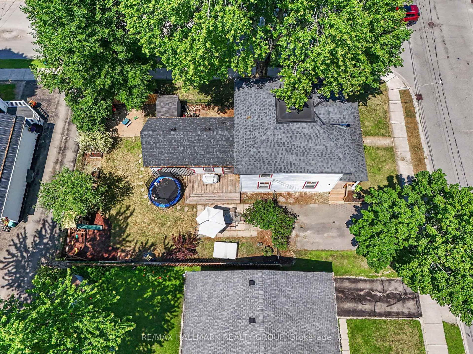 98 Drummond Street E • Perth, ON photo 43