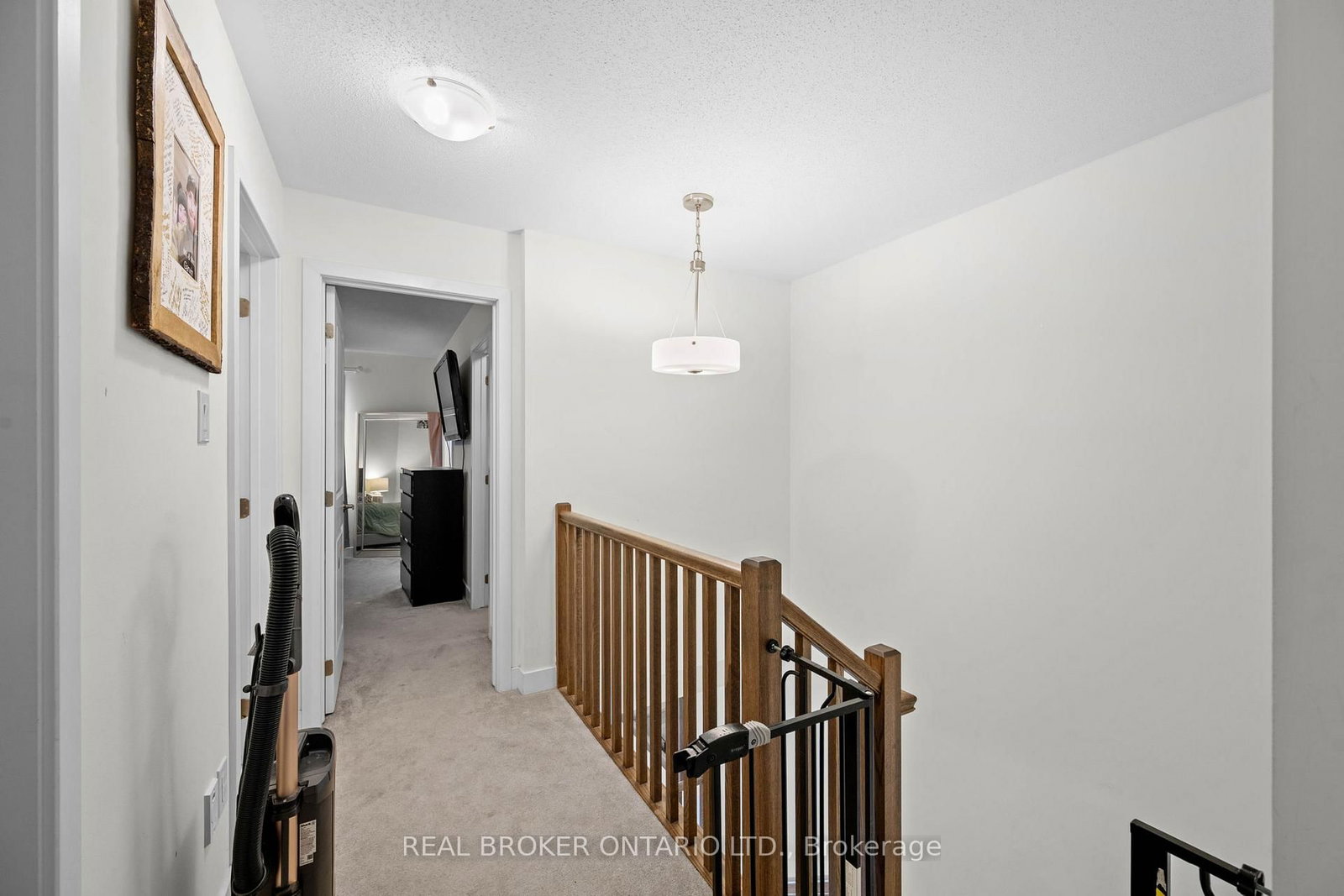 645 Rathburn Lane • Ottawa, ON photo 15