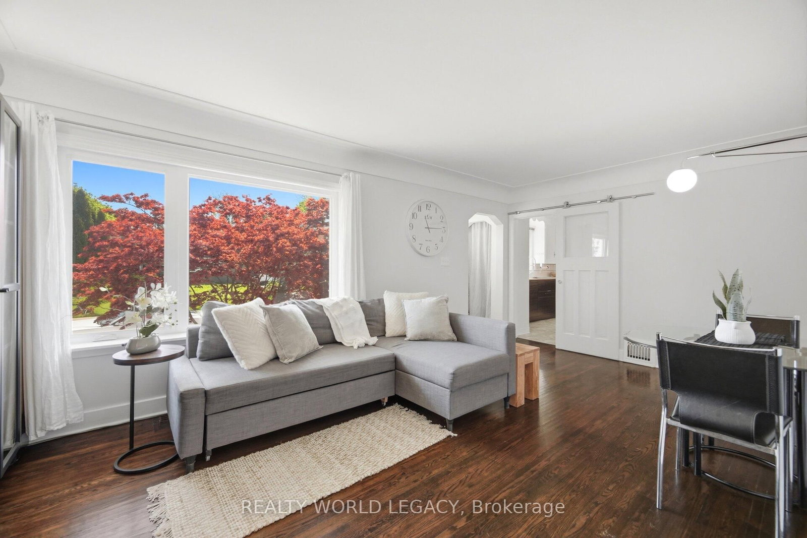 94 Clarendon Avenue • Hamilton, ON photo 11