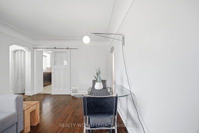 94 Clarendon Avenue • Hamilton, ON photo 9