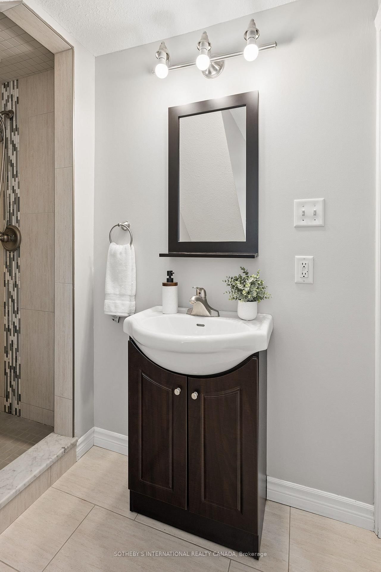 19 Mary Street • Kitchener, ON photo 9