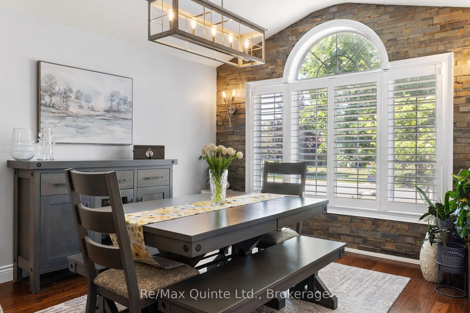 15 Spruce Gardens • Belleville, ON photo 8