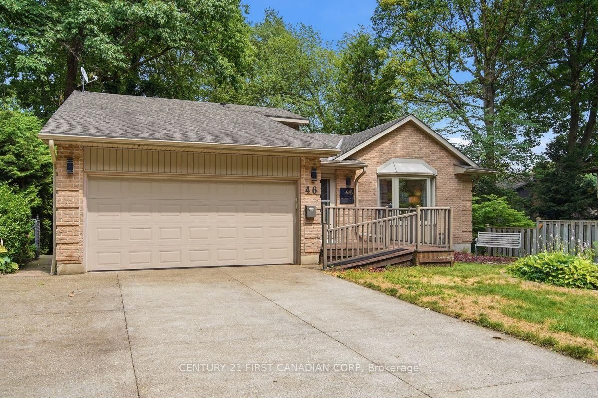 46 Ski Valley Crescent, London South