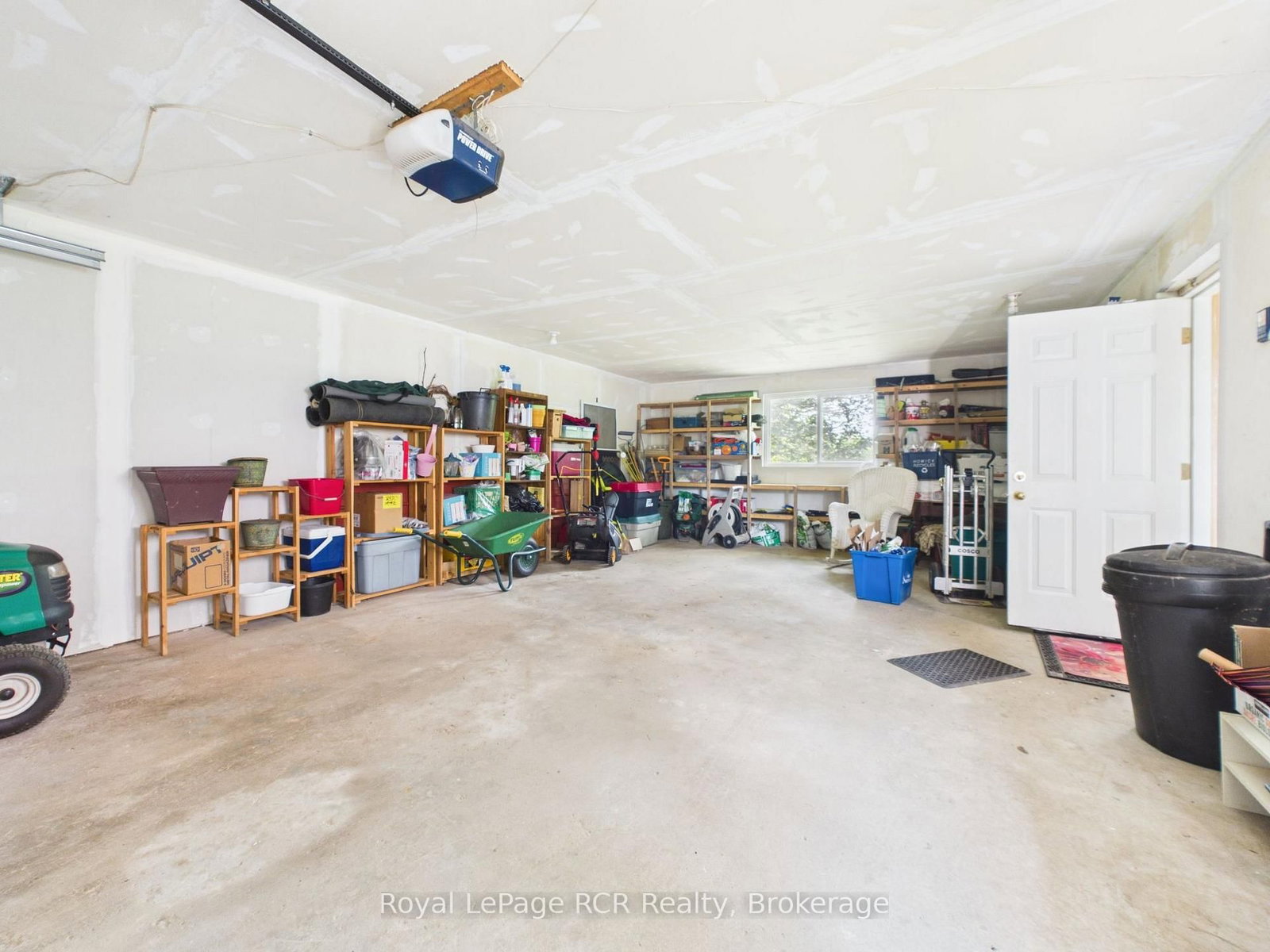 2055 S Princess Street • Howick, ON photo 29