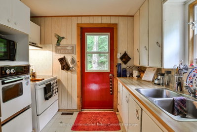 1079 Hewlitt Road • Muskoka Lakes, ON photo 8