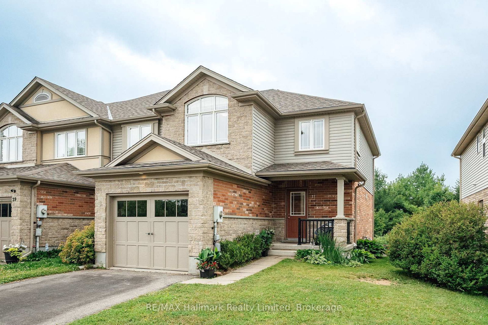 27 Wilkie Crescent • Guelph, ON photo 1