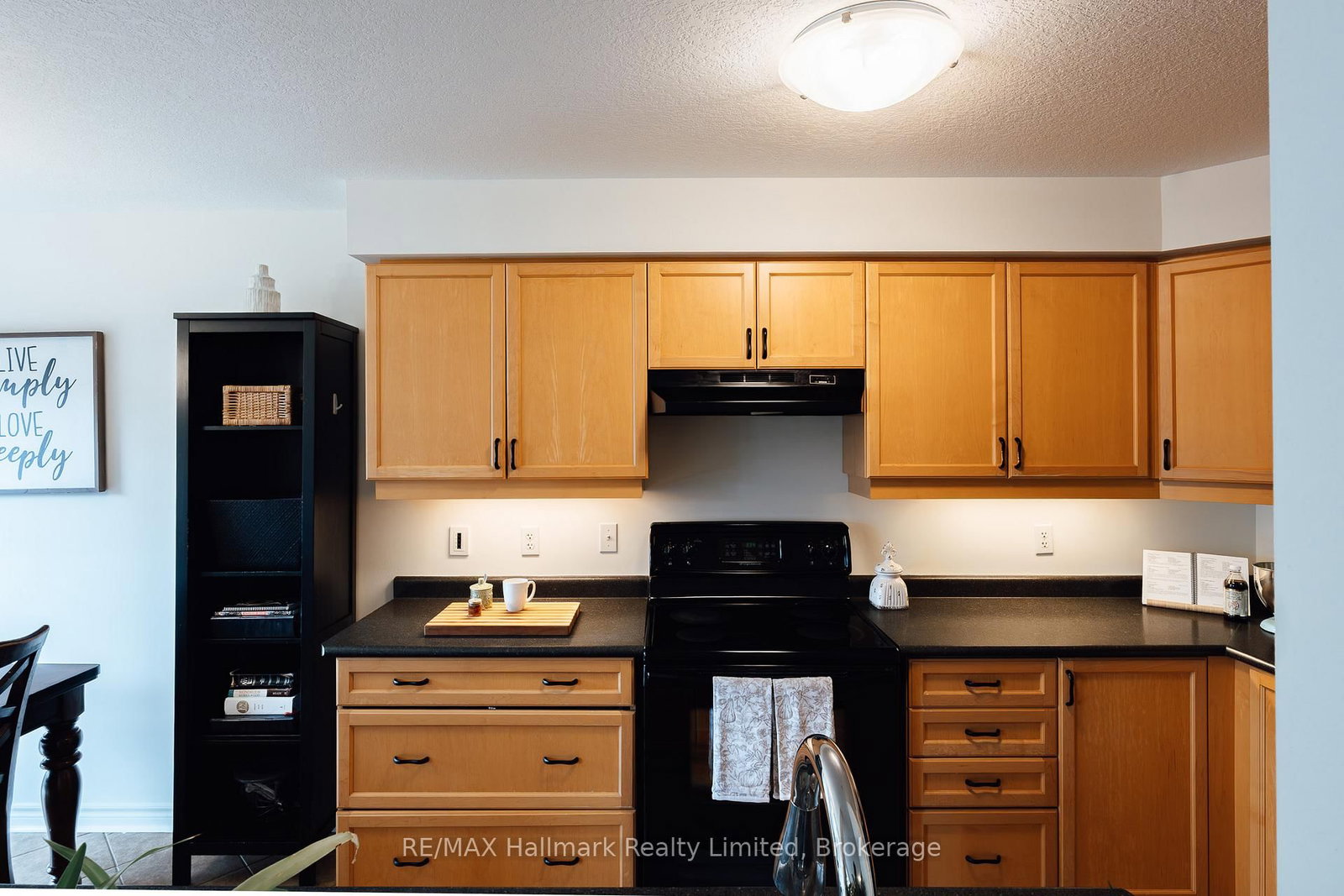 27 Wilkie Crescent • Guelph, ON photo 5