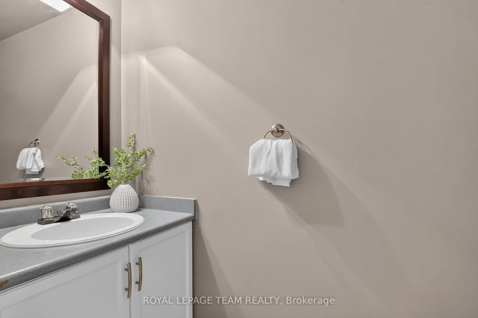 65 Woodpark Way • Ottawa, ON photo 43