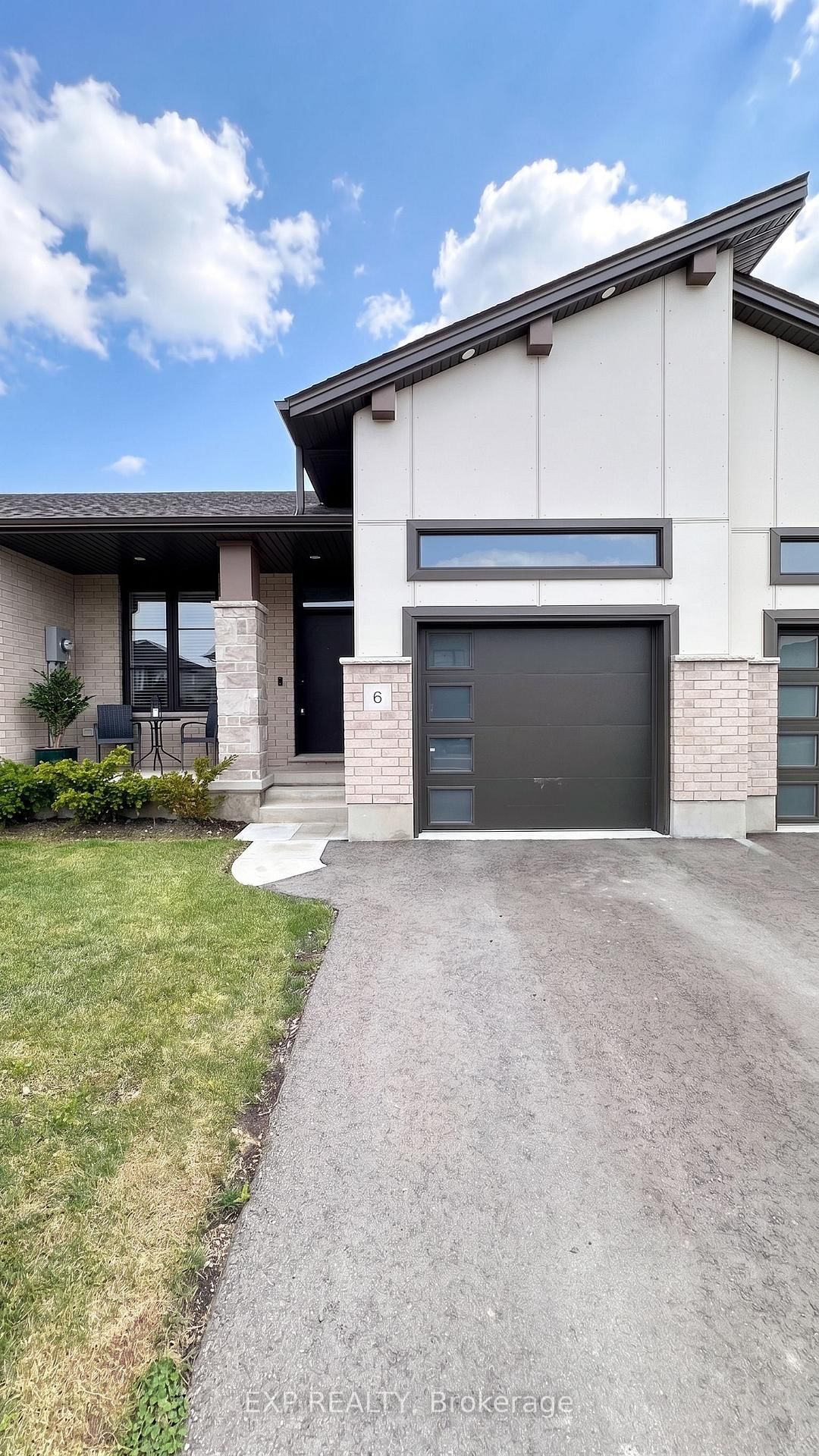 6 Evylean Court • St. Thomas, ON photo 2