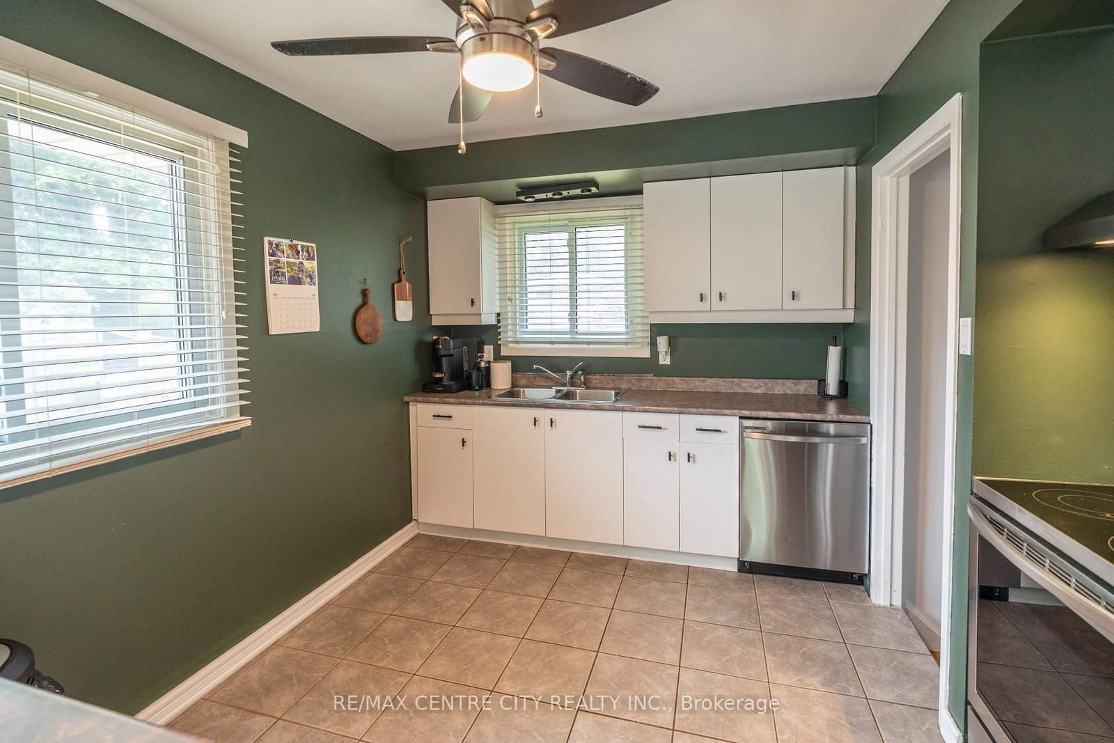 366 Hudson Drive • London East, ON photo 10