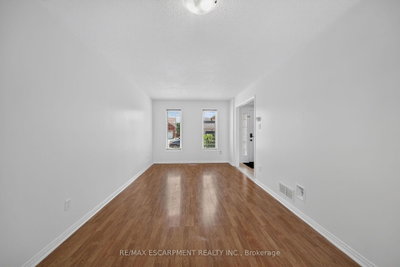 21 Springgarden Crescent — photo 6
