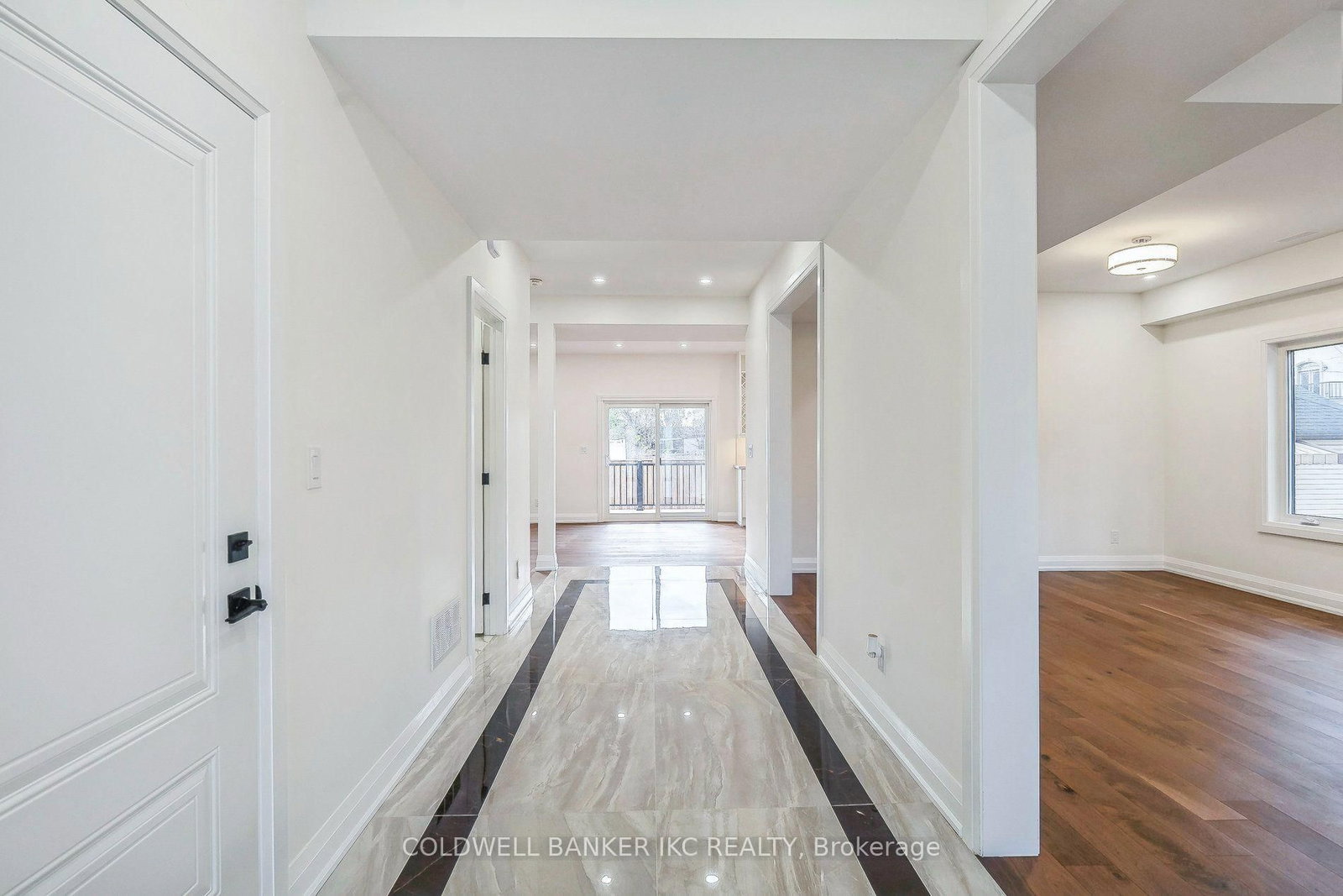 722 Beach Boulevard • Hamilton, ON photo 2