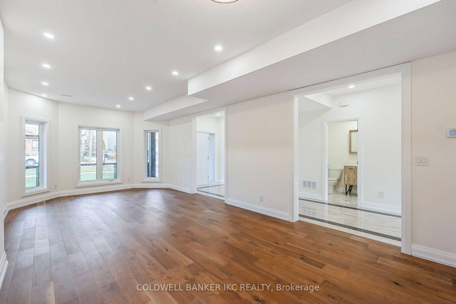 722 Beach Boulevard • Hamilton, ON photo 4