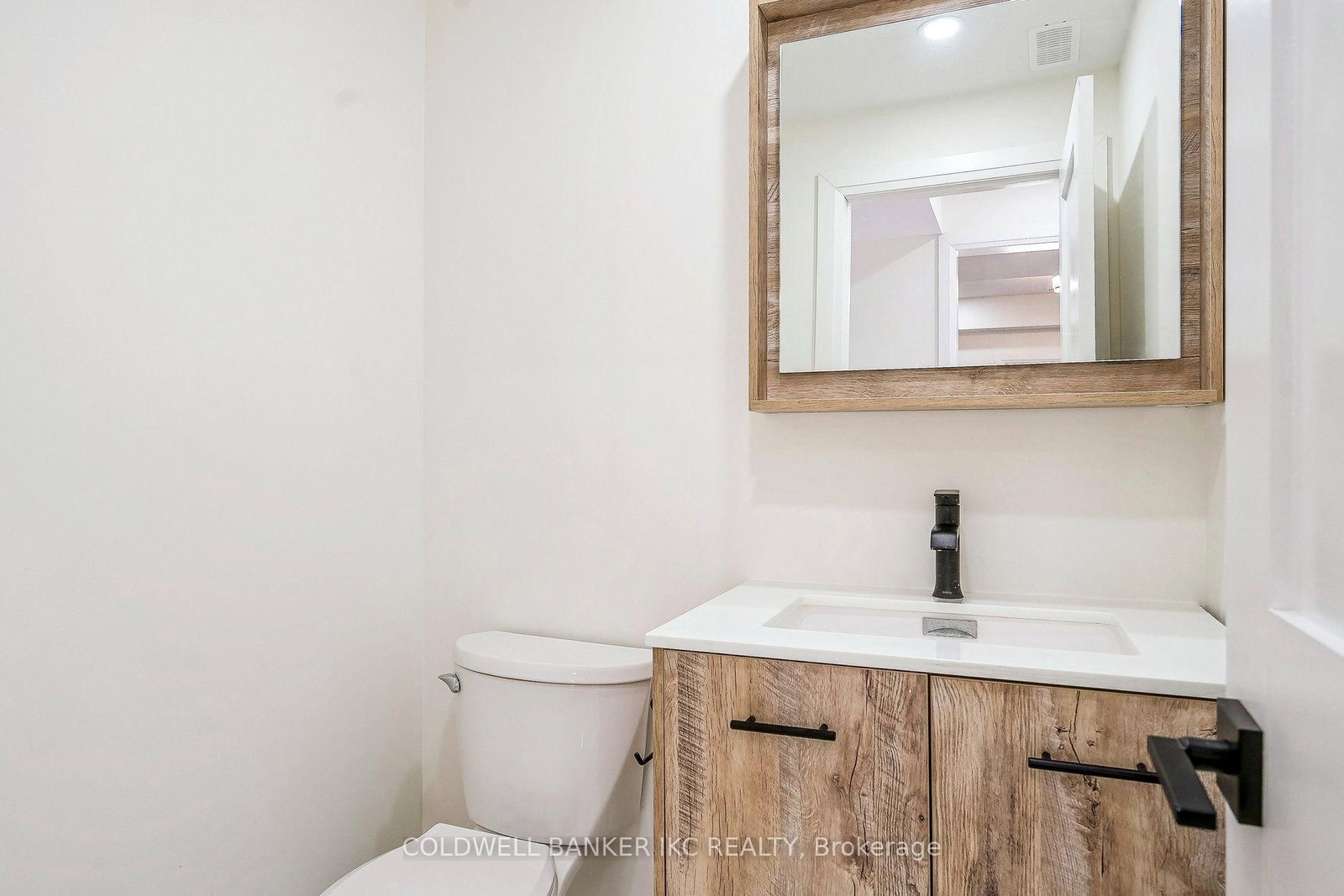 722 Beach Boulevard • Hamilton, ON photo 8