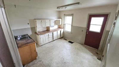 161 Amelia Street E — more photos