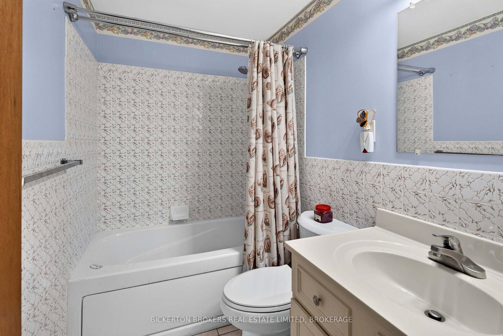 160 Elmwood Drive • Gananoque, ON photo 16