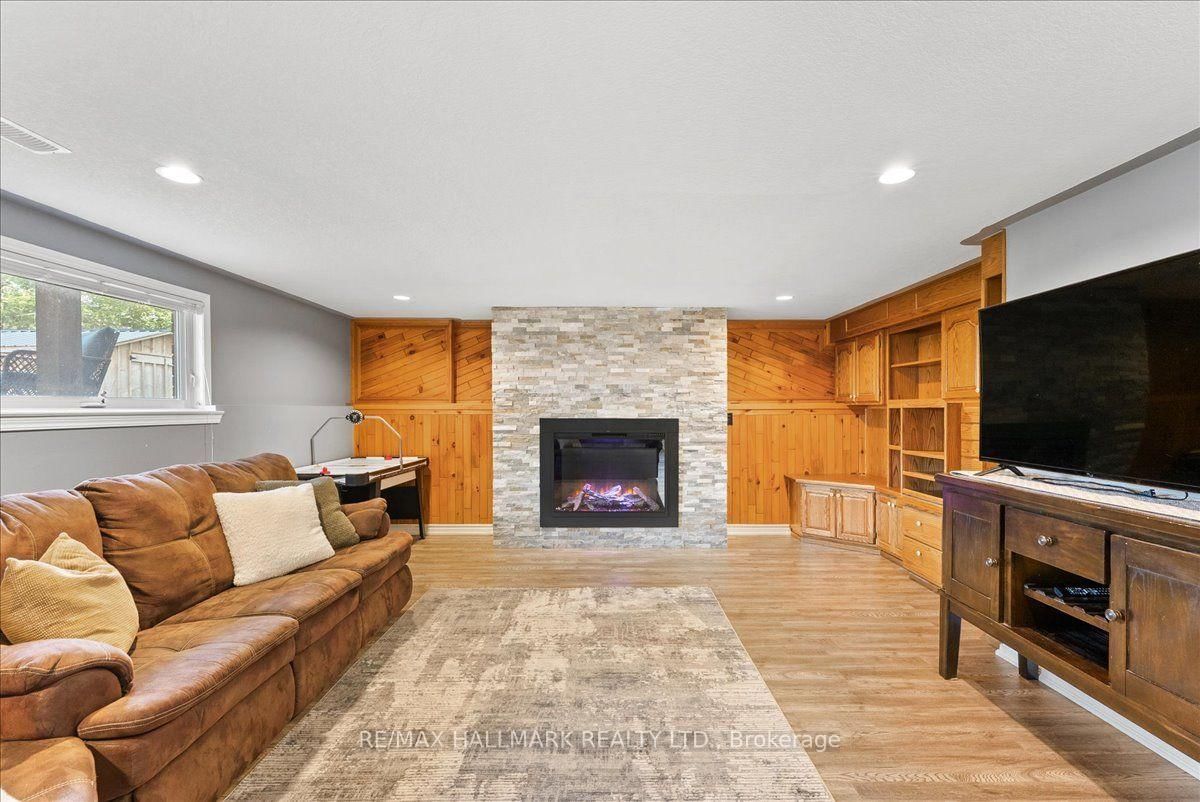 545 E St George Street • Centre Wellington, ON photo 27