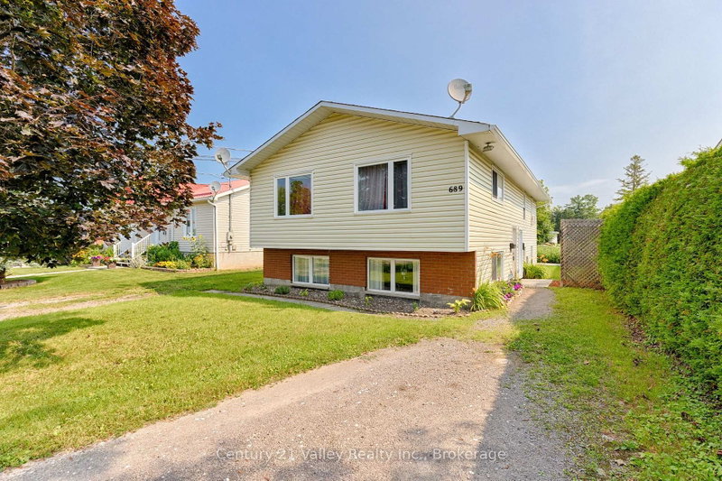689 Fourth Street