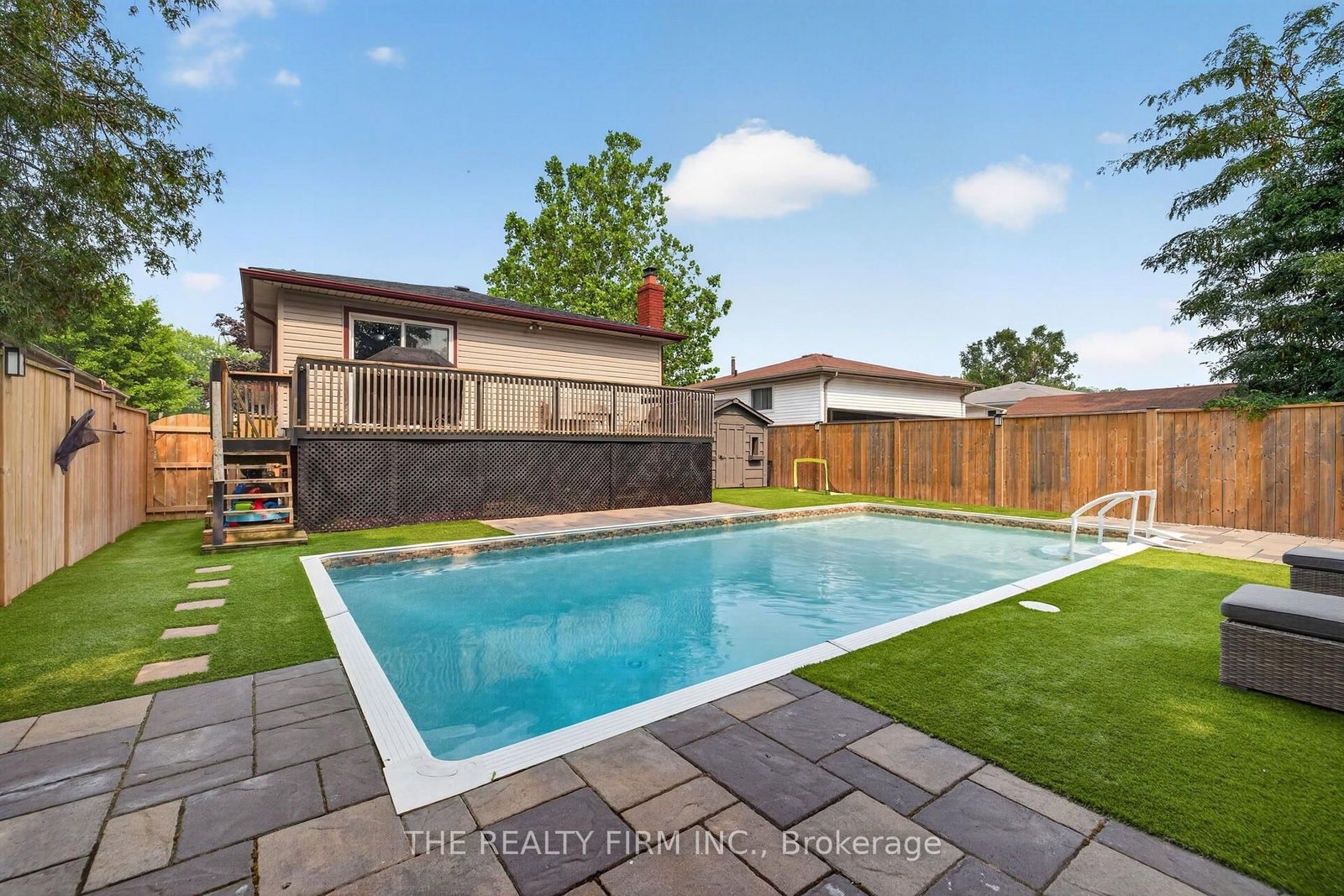 23 Confederation Drive • St. Thomas, ON photo 35