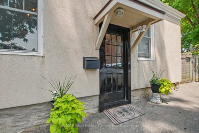 15 Elgin Street N — photo 4