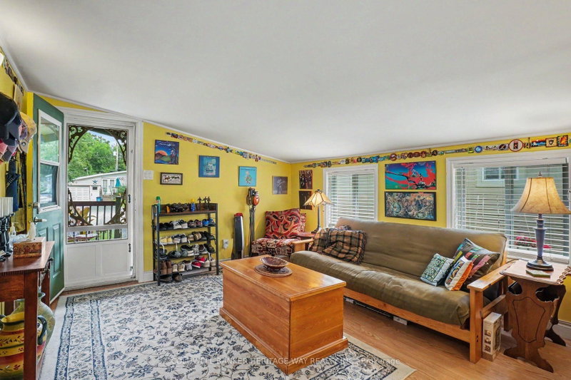 11 Oakwood St photo 4