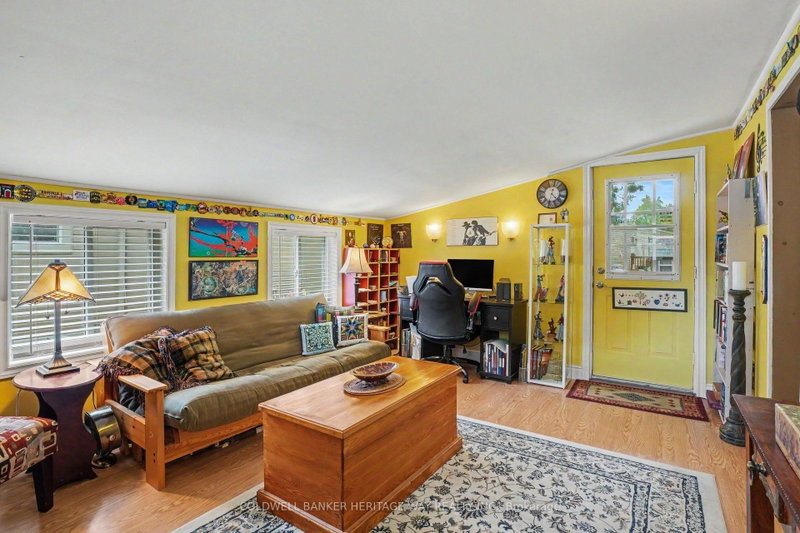 11 Oakwood St photo 5