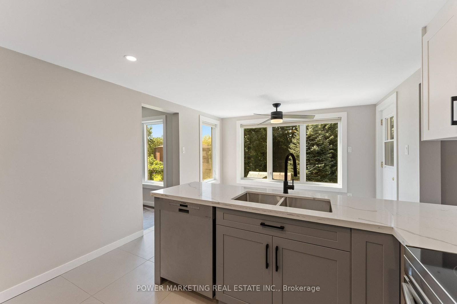 5722 KEMPLANE Court • Ottawa, ON photo 17