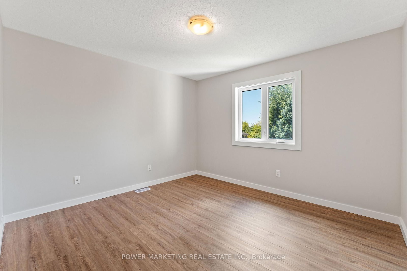 5722 KEMPLANE Court • Ottawa, ON photo 25