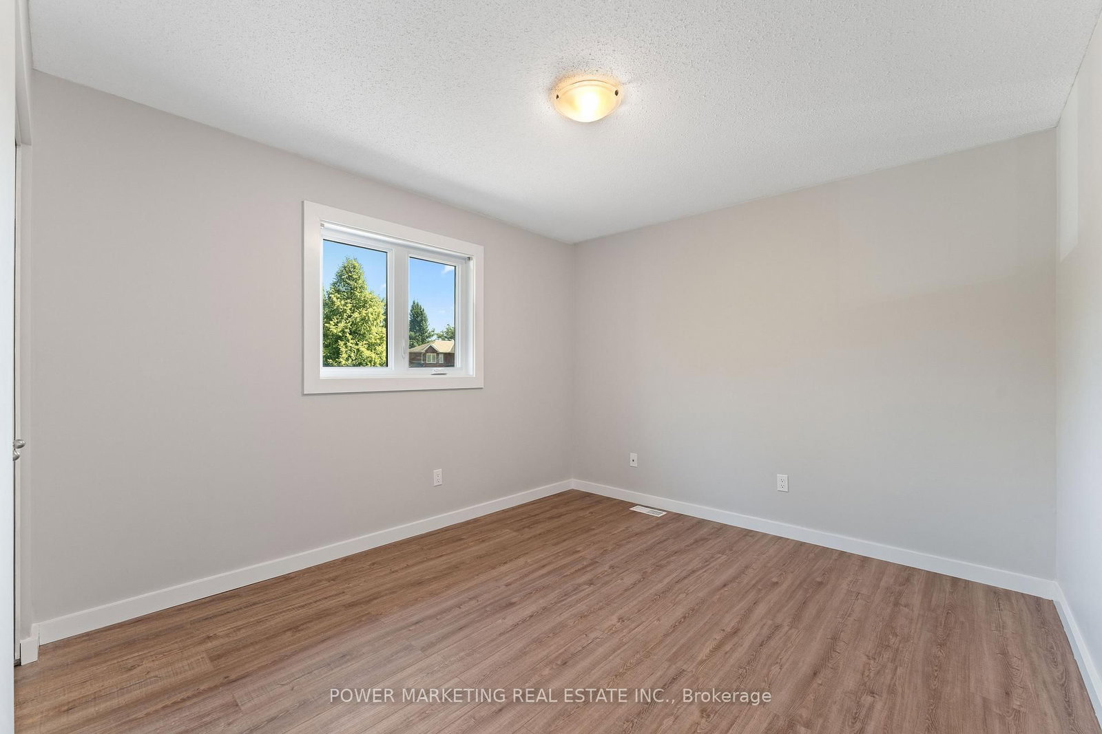 5722 KEMPLANE Court • Ottawa, ON photo 27