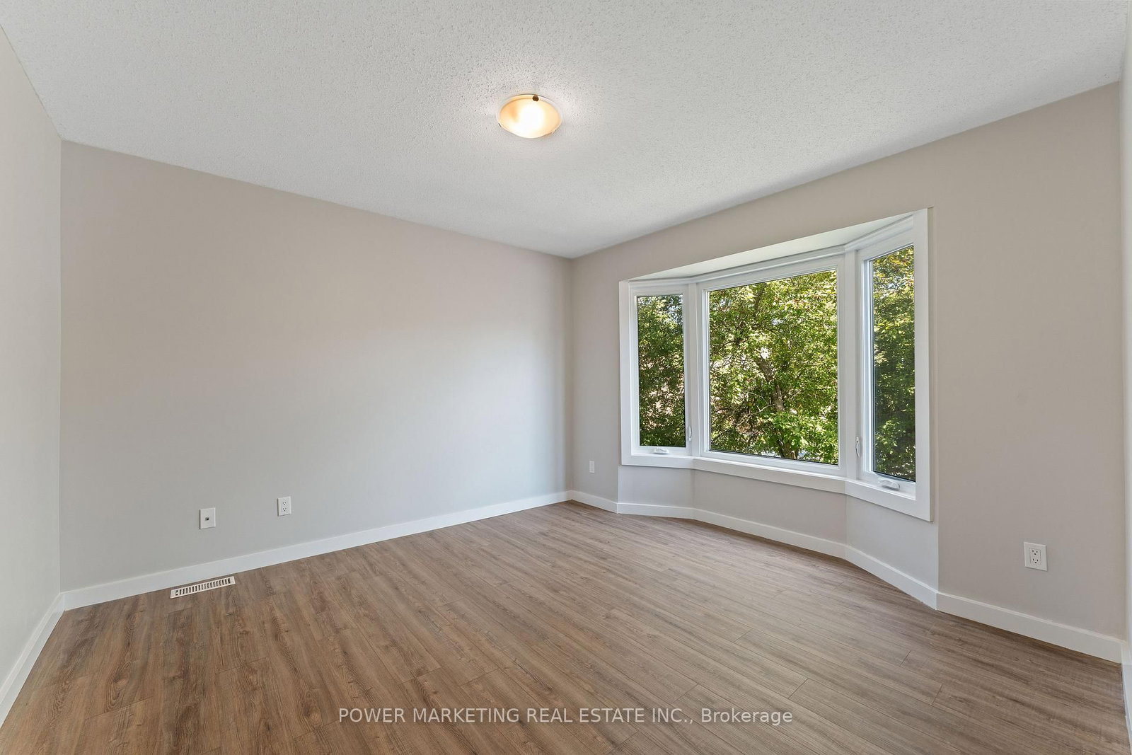5722 KEMPLANE Court • Ottawa, ON photo 29