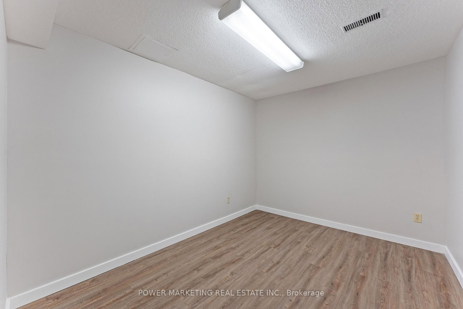 5722 KEMPLANE Court • Ottawa, ON photo 34
