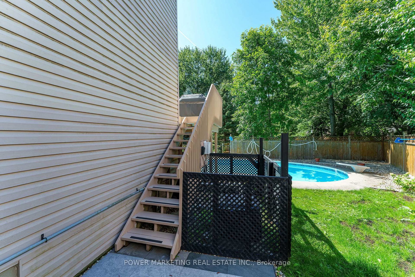 5722 KEMPLANE Court • Ottawa, ON photo 38
