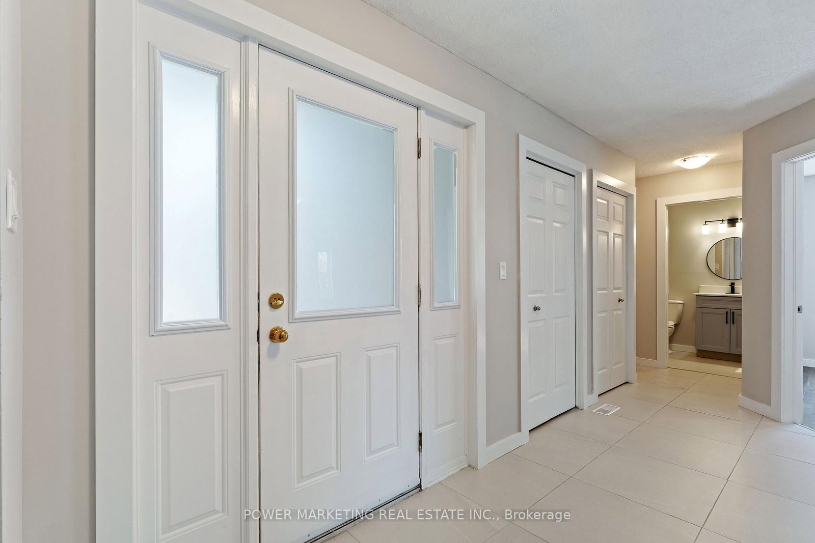 5722 KEMPLANE Court • Ottawa, ON photo 4