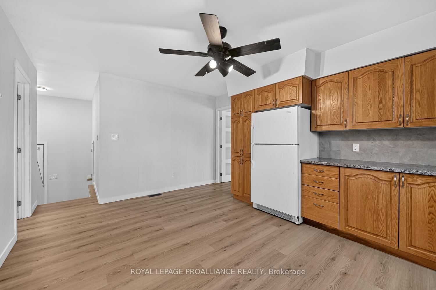415 RAILWAY Avenue • Prescott, ON photo 12