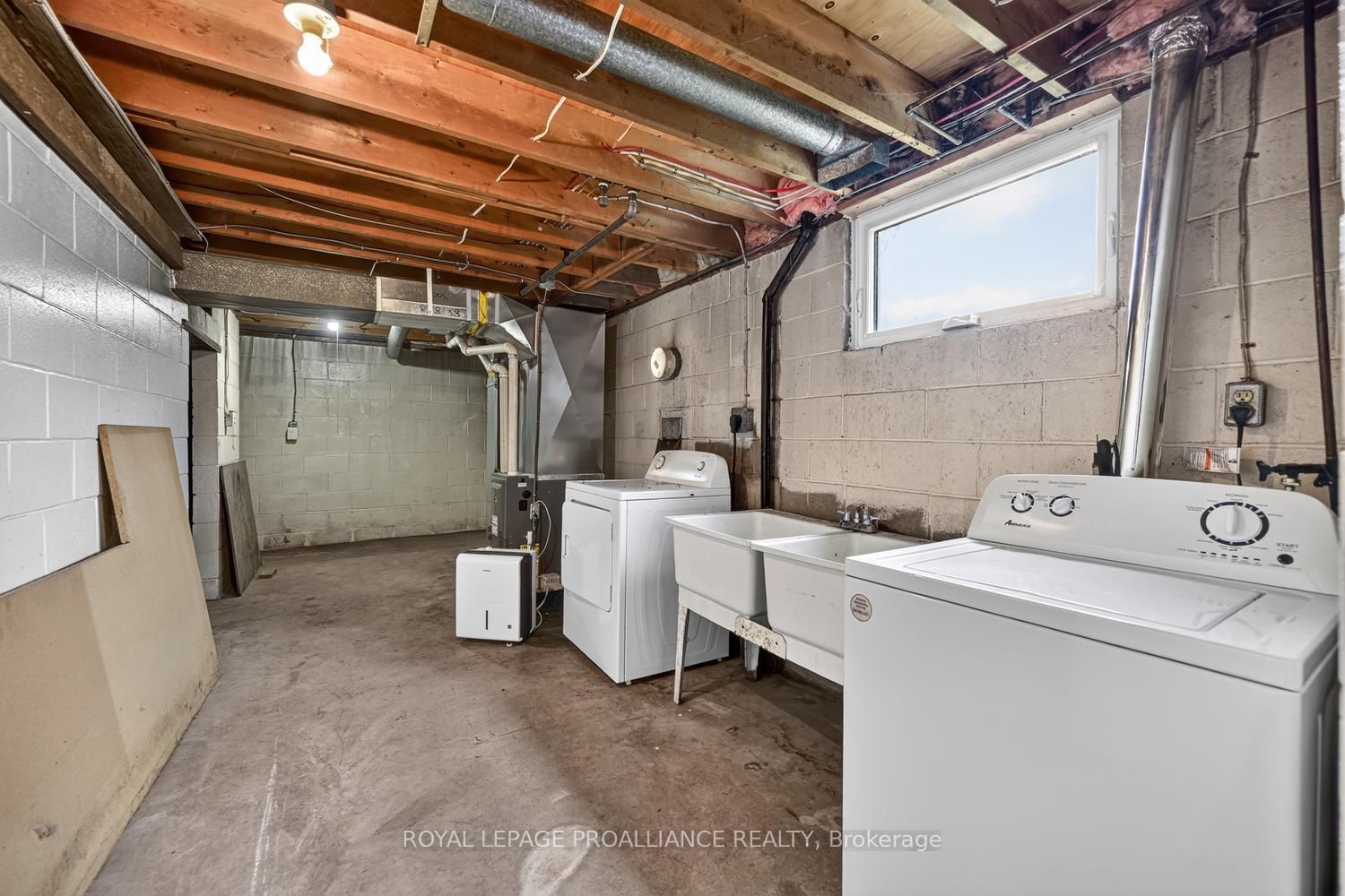 415 RAILWAY Avenue • Prescott, ON photo 26