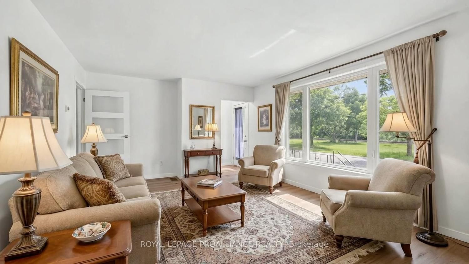 415 RAILWAY Avenue • Prescott, ON photo 6
