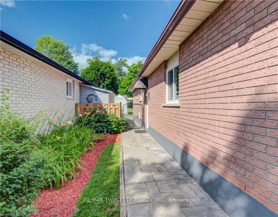 8 Pamela Place — photo 5