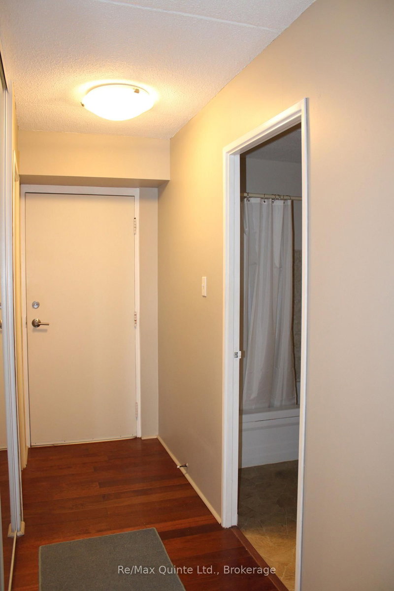 404 - 610 William Street S
