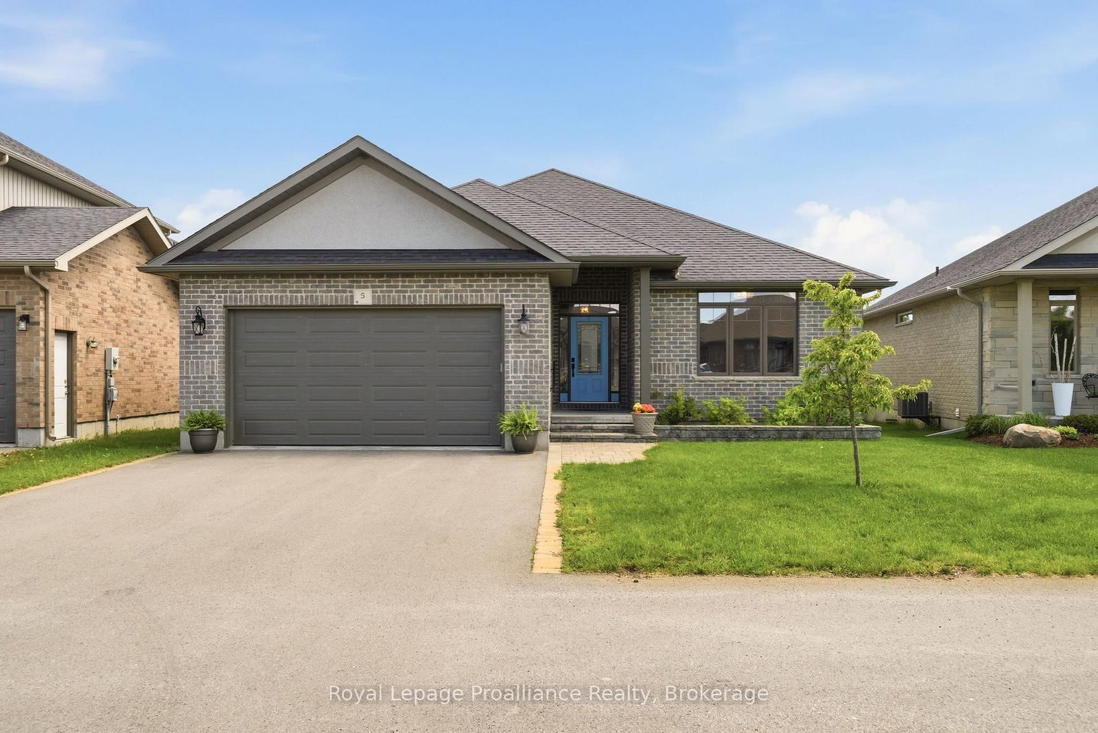 5 Kempton Avenue • Belleville, ON photo 2