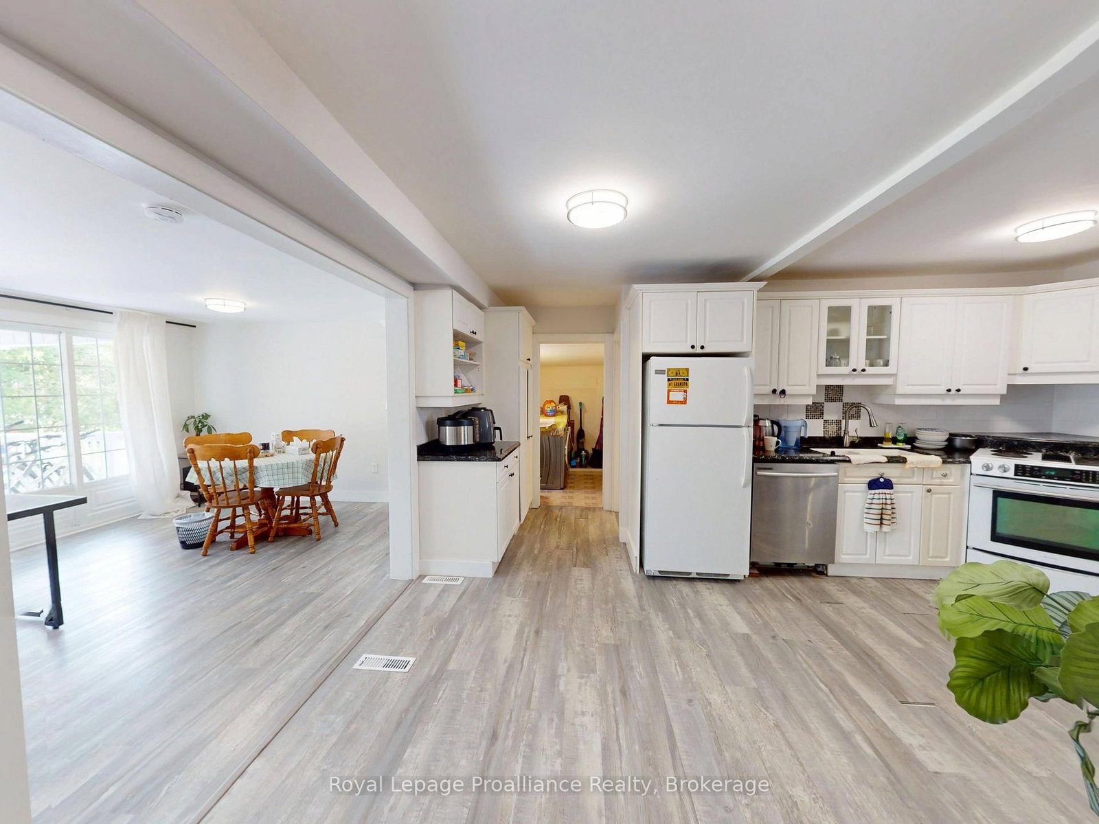 136 Macdonald Avenue • Belleville, ON photo 18