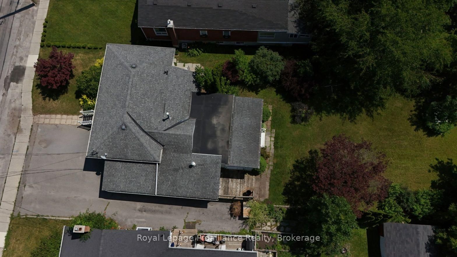 136 Macdonald Avenue • Belleville, ON photo 39