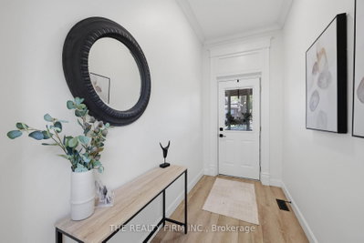 1068 Margaret Street — photo 5