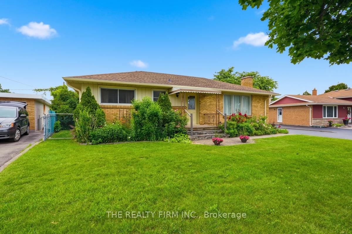 23 Frontenac Road, London South