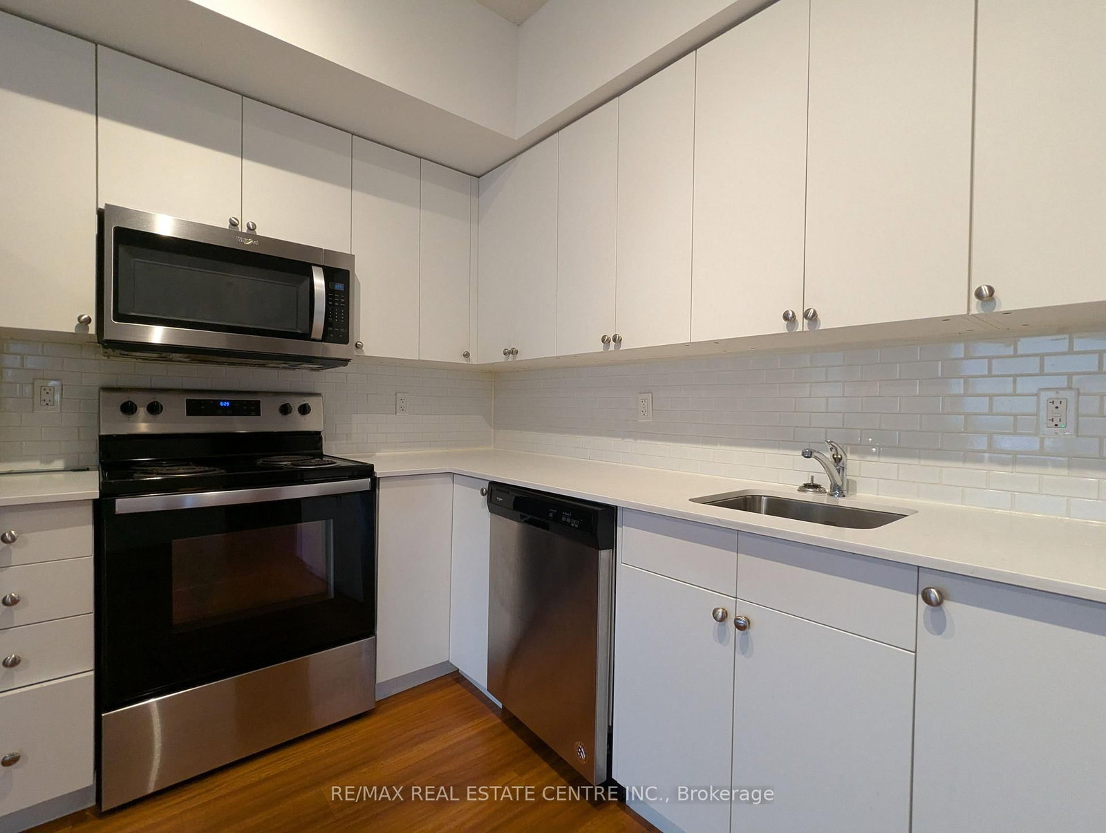 1 Wellington Street Unit 418 — photo 4