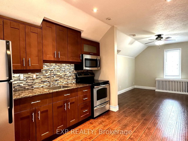 3 - 20 Cameron Street N