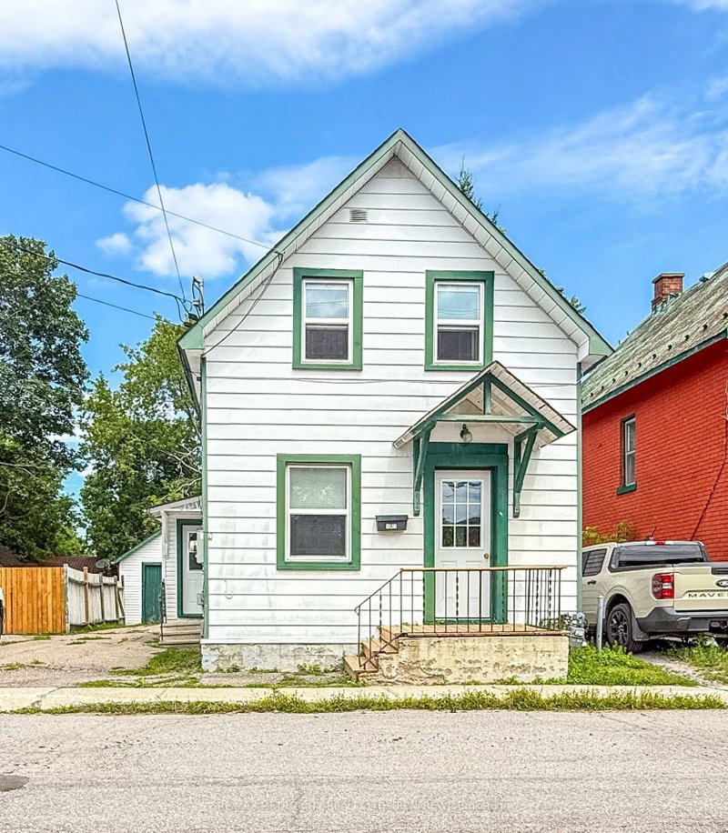 home for lease on 143 Bonnechere Street S