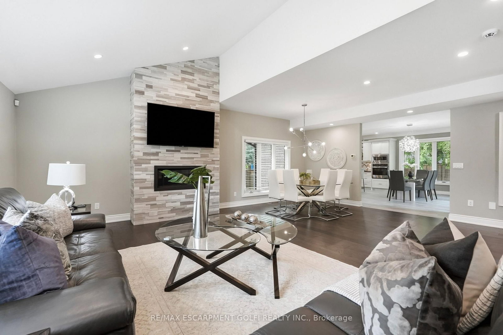 332 W Woodworth Drive • Hamilton, ON photo 6