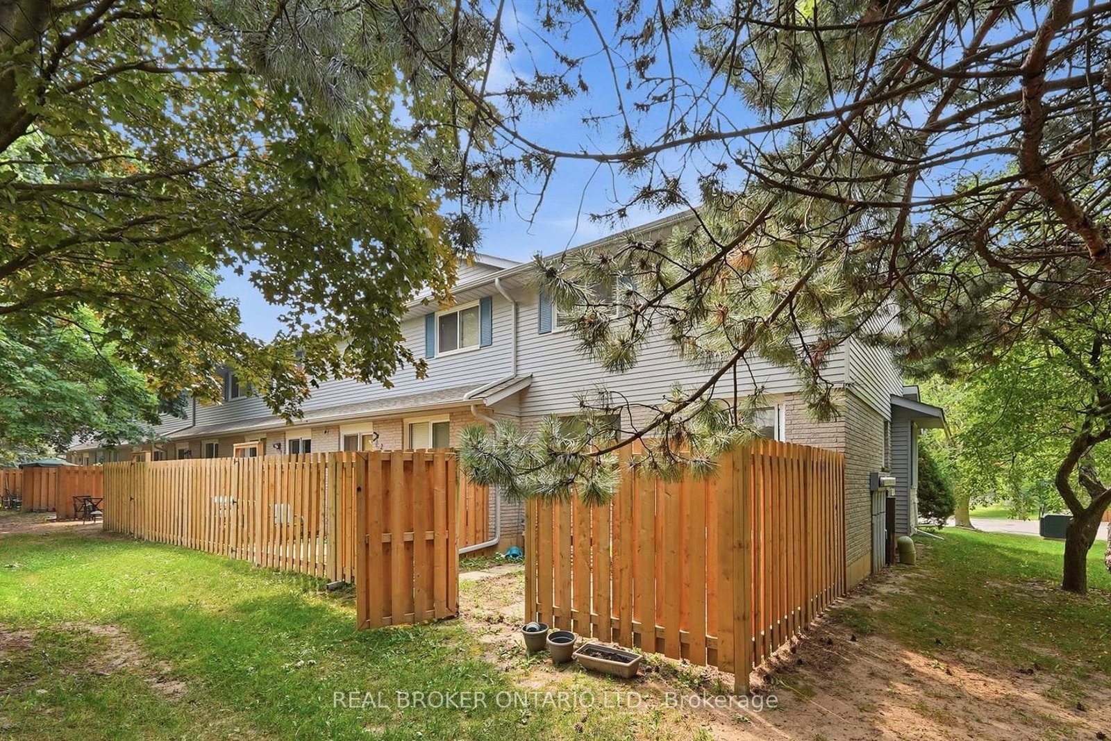 435 Kingscourt Drive • #1 • Waterloo, ON photo 40