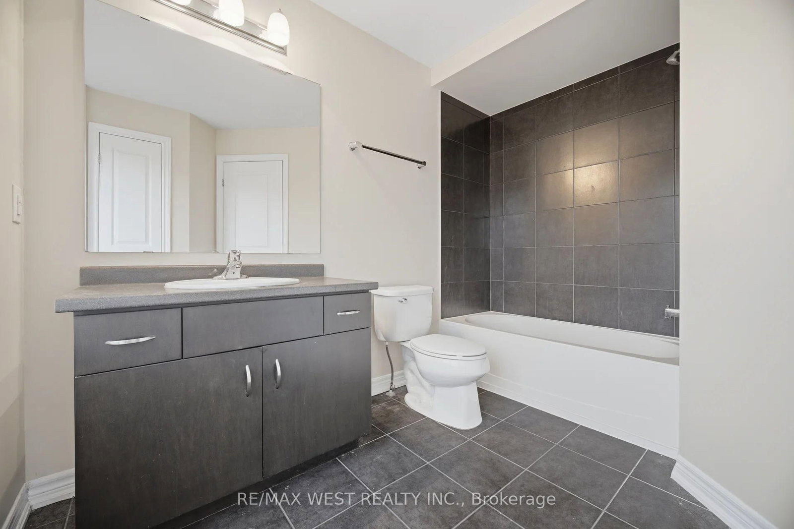 137 Echovalley Drive • Hamilton, ON photo 24
