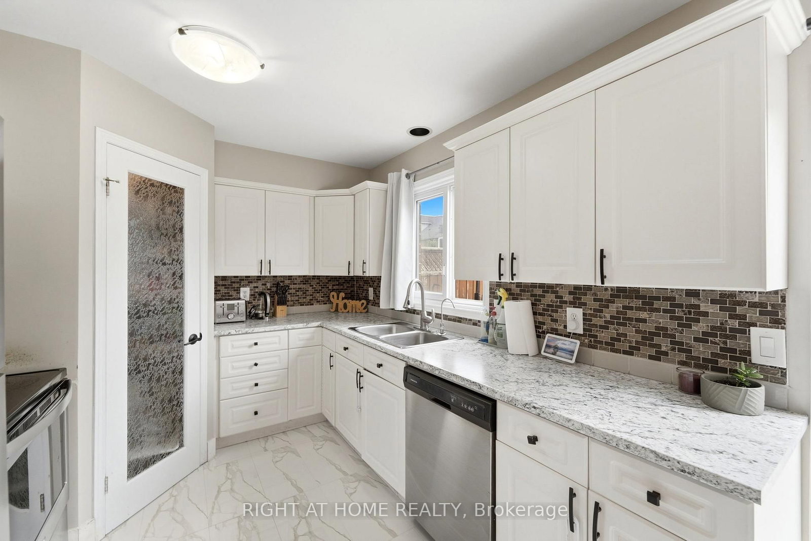 65 Wellington South • Cambridge, ON photo 11